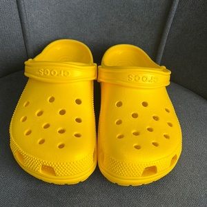 Classic crocs yellow